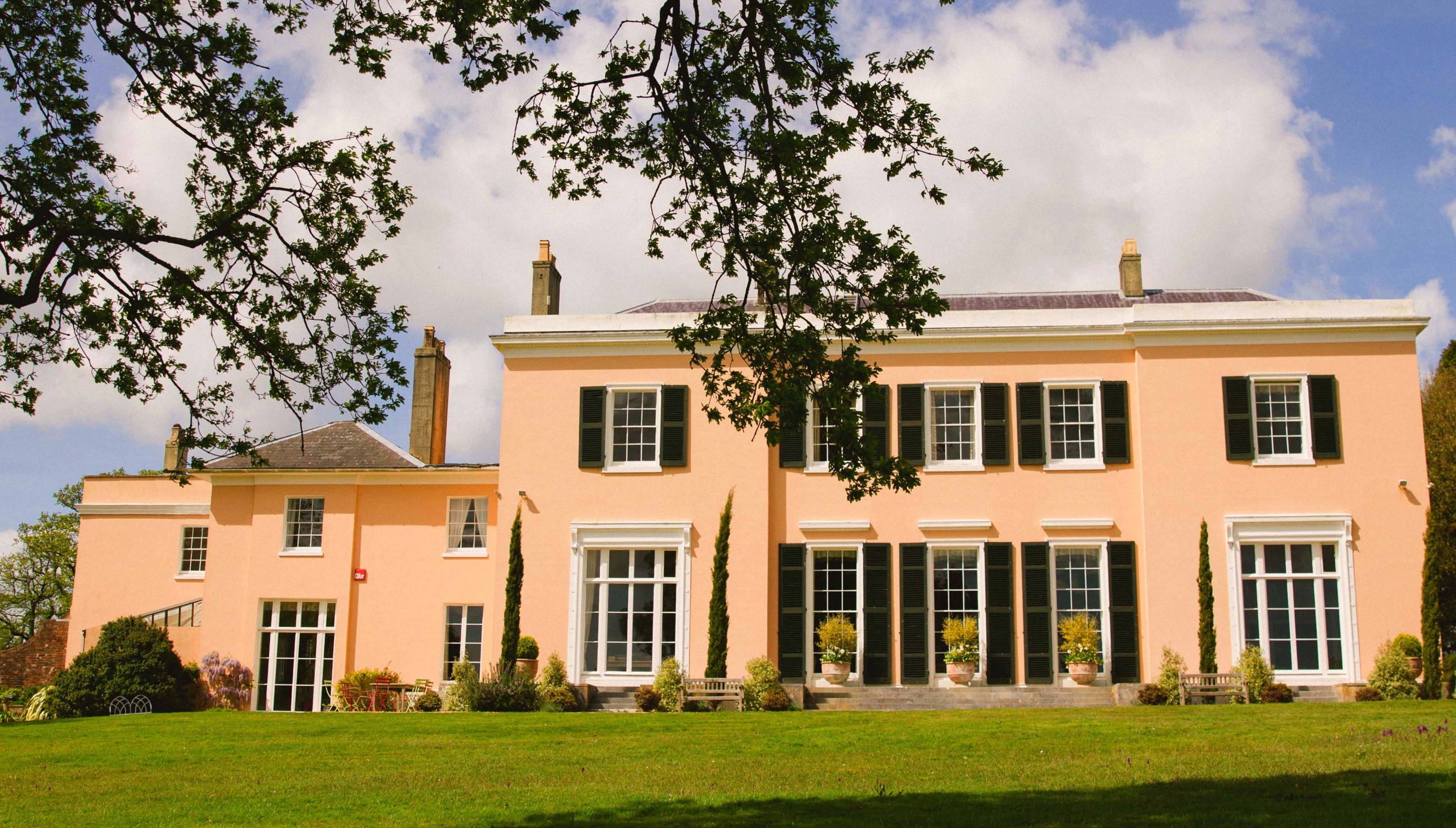 Bignor Park House & South Lawn